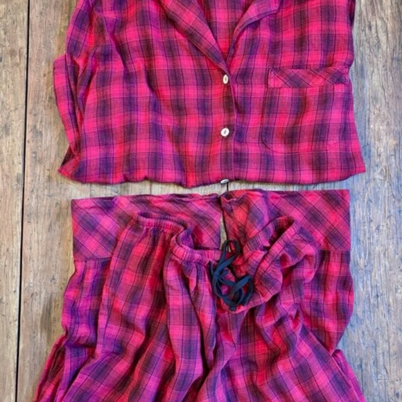 Victoria’s Secret Red Plaid Christmas PJ Set Size S - Picture 3 of 3